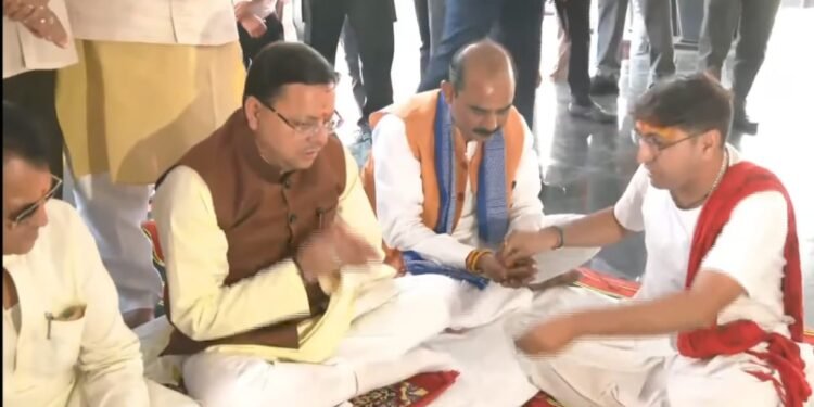 सीएम धामी ने सहस्त्रधारा हैलीपोर्ट पर बने ‘पैसेंजर्स टर्मिनल भवन’ का लोकार्पण किया