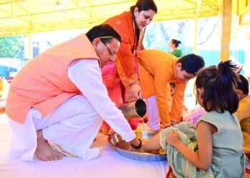 शारदीय नवरात्र पर मुख्यमंत्री ने किया कन्याओं का पूजन, प्रदेशवासियों की सुख समृद्धि की कामना की