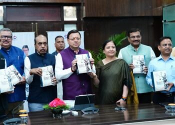 यूनिफॉर्म सिविल कोड की नियमावली मुख्यमंत्री पुष्कर सिंह धामी को सौंपी, जल्द प्रदेश में लागू हो सकता है UCC