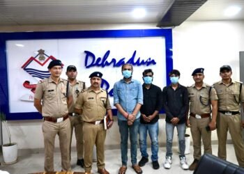 ऑनलाइन इंटरनेशनल फ्लाइट बुकिंग के नाम पर देश-विदेश में ठगी करने वाले गिरोह का दून पुलिस ने किया पर्दाफाश