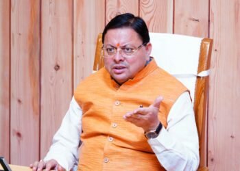 CM ने सड़कों को गड्ढा मुक्त न होने पर जताई नाराजगी;अधिकारियों पर कार्यवाही के निर्देश