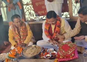 मां धारी देवी में मुख्यमंत्री ने की पूजा अर्चना प्रदेश की सुख समृद्धि की कामना की