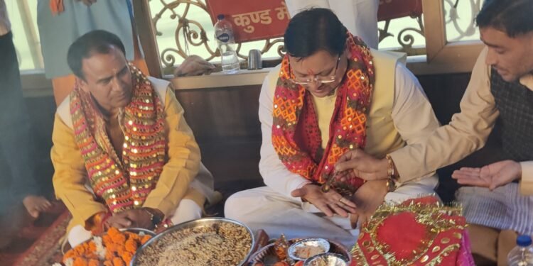 मां धारी देवी में मुख्यमंत्री ने की पूजा अर्चना प्रदेश की सुख समृद्धि की कामना की