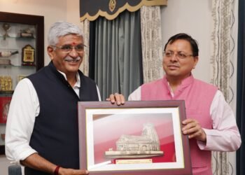 केंद्रीय संस्कृति एवं पर्यटन मंत्री गजेंद्र सिंह शेखावत ने  CM पुष्कर सिंह धामी से मुलाकात की।