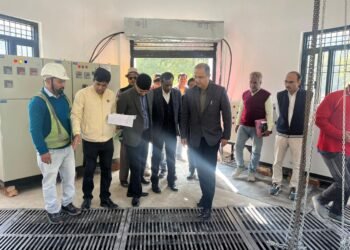 सचिव शैलेश बगौली ने चमोली और पौड़ी के गांवों में लिया विकास कार्यों का जायजा