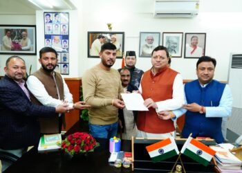 मुख्यमंत्री  पुष्कर सिंह धामी से राज्य भर से आए ब्लॉक प्रमुखों एवं प्रधान संगठन के पदाधिकारियो ने की मुलाकात