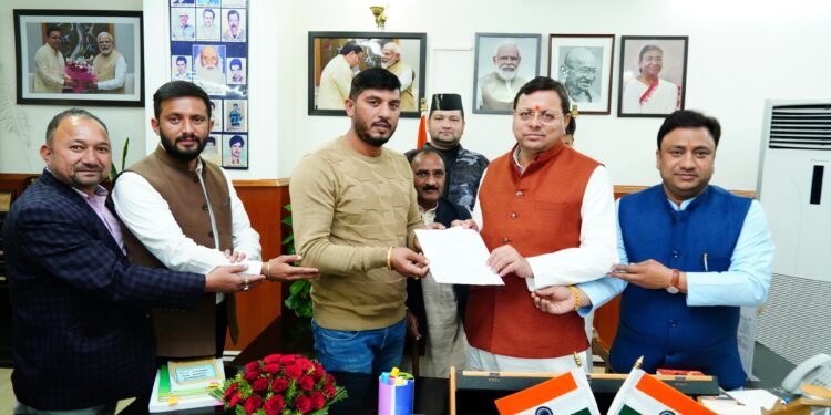 मुख्यमंत्री  पुष्कर सिंह धामी से राज्य भर से आए ब्लॉक प्रमुखों एवं प्रधान संगठन के पदाधिकारियो ने की मुलाकात