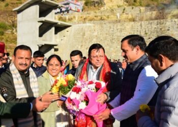 रुद्रप्रयाग दौरे पर पहुंचे मुख्यमंत्री पुष्कर सिंह धामी ओंकारेश्वर मंदिर में लिया बाबा केदार का आशीर्वाद