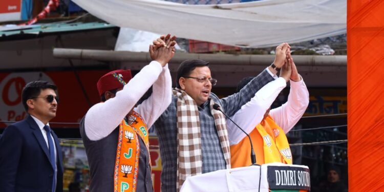 मुख्यमंत्री ने कर्णप्रयाग और गौचर के भाजपा प्रत्याशियों के पक्ष में की जनसभा