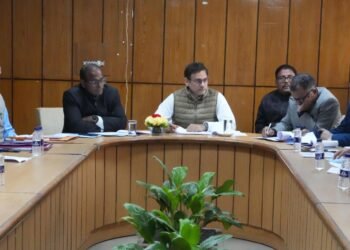 दुग्ध विकास मंत्री सौरभ बहुगुणा ने नव नियुक्त 12 राजकीय दुग्ध पर्यवेक्षकों को नियुक्ति पत्र वितरित किये