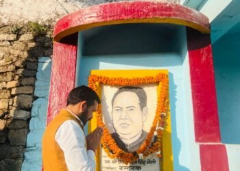 विकास नेगी ने स्वर्गीय चन्द्रमोहन सिंह नेगी की जयंती पर पुष्प अर्पित कर नमन किया