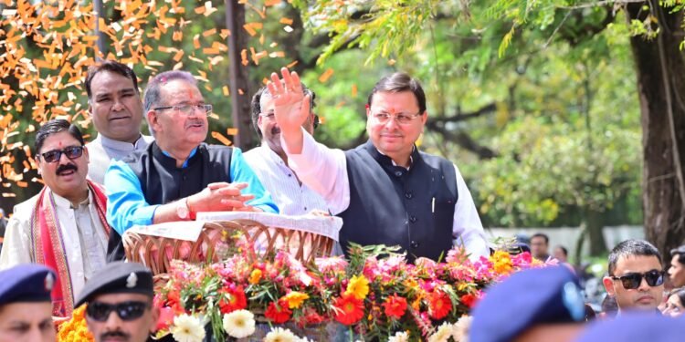 मुख्यमंत्री पुष्कर सिंह धामी ने शनिवार को सर्वे स्टेडियम, देहरादून में राज्य सरकार के सेवा, सुशासन और विकास के तीन साल पूर्ण होने के अवसर पर आयोजित कार्यक्रम में प्रतिभाग किया