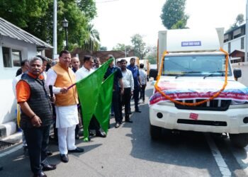 लैब ऑन व्हील्स-मोबाइल साइंस लैब परियोजना के द्वितीय चरण का मुख्यमंत्री ने किया शुभारंभ।