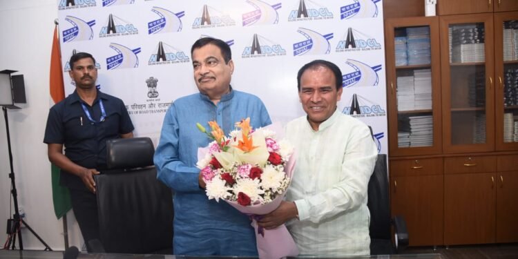 श्रीनगर में एलिवेटेड रोड़ निर्माण को केन्द्रीय मंत्री की हरी झंडी