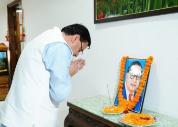 मुख्यमंत्री पुष्कर सिंह धामी ने मुख्यमंत्री आवास में डॉ. भीमराव अंबेडकर जयंती के अवसर पर भावपूर्ण स्मरण किया