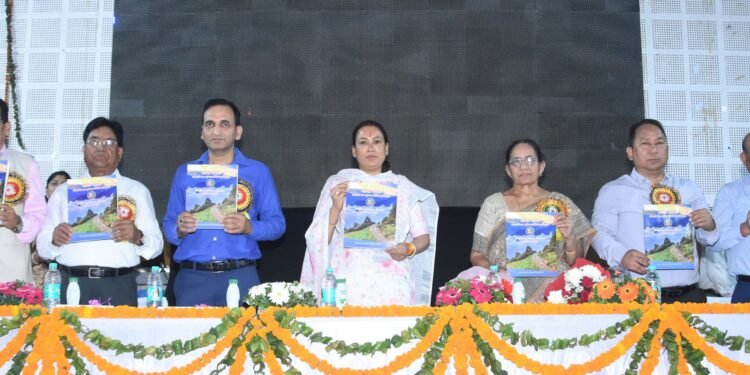 इंजीनियरिंग में भी बढे महिलाओं की भागीदारी : रेखा आर्या