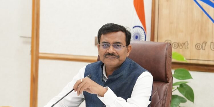 मुख्य सचिव ने किया सभी विभागों में बायोमैट्रिक को अनिवार्य