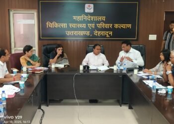 डेंगू रोकथाम को माइक्रोप्लान पर काम करें अधिकारीः डॉ. धन सिंह रावत