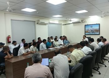 आयुक्त गढवाल ने की चारधाम यात्रा व्यवस्थाओं की समीक्षा