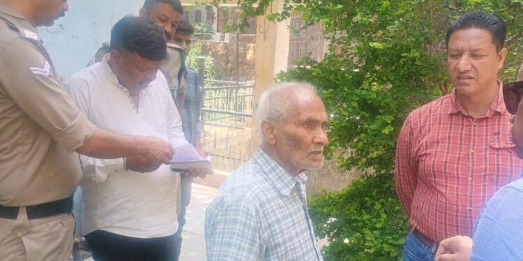 नगर निगम की टीम ने मेयर सौरभ थपलियाल के आदेश पर राजपुर क्षेत्र का निरीक्षण किया