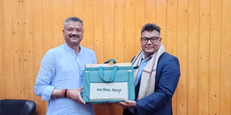 नगर निगम, देहरादून के कार्यालय पर नेपाल के प्रमुख नगरपालिकाओं के महापौरों का स्वागत-सम्मान कार्यक्रम रखा गया