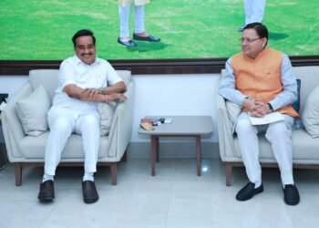 मुख्यमंत्री पुष्कर सिंह धामी ने नई दिल्ली में जलशक्ति मंत्री सी आर पाटिल से शिष्टाचार भेंट की