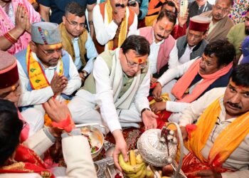 गंगोत्री और यमुनोत्री धाम के कपाट श्रद्धालुओं के लिए खुले