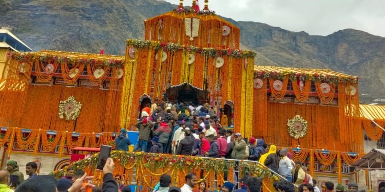 सुचारू चल रही बदरीनाथ -केदारनाथ धाम यात्रा, सुरक्षा के पुख्ता इंतजाम: हेमंत द्विवेदी