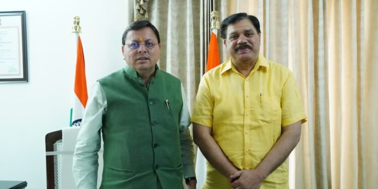 मुख्यमंत्री पुष्कर सिंह धामी से प्रदेश मीडिया प्रभारी राजीव महर्षि ने शिष्टाचार भेंट की