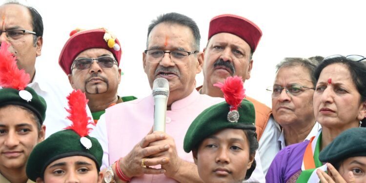 मसूरी में गूंजा देशभक्ति का स्वर, तिरंगा सम्मान यात्रा में बोले मंत्री गणेश जोशी – यह नया भारत है, अब आतंक का सीधा खात्मा करता है 