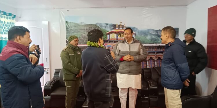 बीकेटीसी अध्यक्ष हेमंत द्विवेदी ने श्री बदरीनाथ धाम में यात्रा व्यवस्थाओंं का जायजा लिया