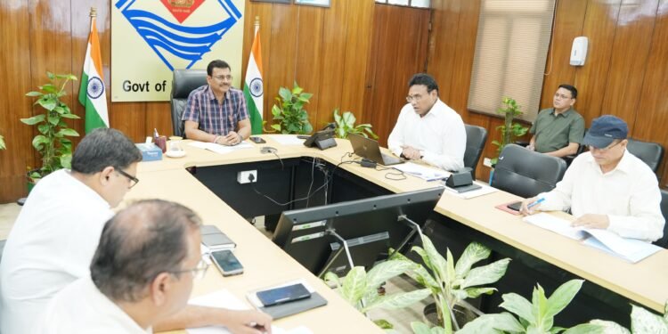 मुख्य सचिव आनन्द बर्द्धन ने सचिवालय में सिंचाई एवं लघु सिंचाई विभाग की समीक्षा की