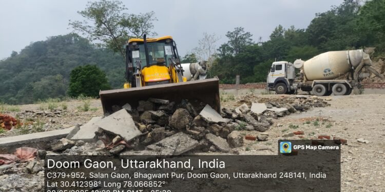 विभिन्न स्थानों पर लगभग 150 बिघा में अवैध रूप से की जा प्लॉटिंग को ध्वस्त किया