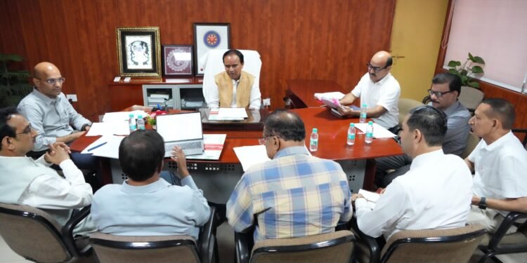 एक पेड़ मॉ के नाम अभियान से जुड़ेंगे उच्च शिक्षण संस्थानः डॉ. धन सिंह रावत