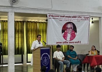 पूर्व कैबिनेट मंत्री डॉ प्रेमचंद अग्रवाल ने नित्यानंद स्वामी जन सेवा समिति द्वारा आयोजित समर कैंप में प्रतिभाग करते हुए बच्चों का मार्गदर्शन किया