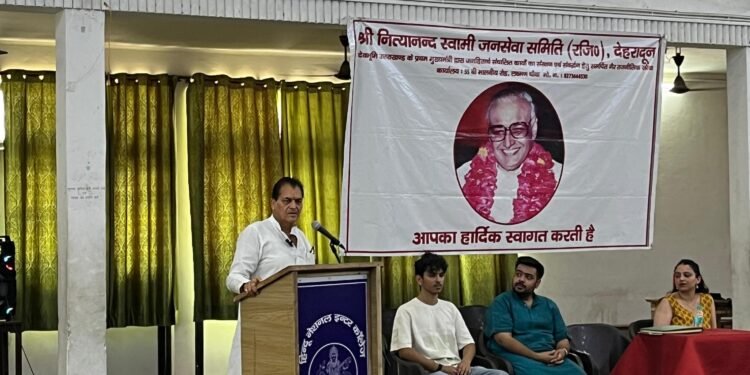 पूर्व कैबिनेट मंत्री डॉ प्रेमचंद अग्रवाल ने नित्यानंद स्वामी जन सेवा समिति द्वारा आयोजित समर कैंप में प्रतिभाग करते हुए बच्चों का मार्गदर्शन किया