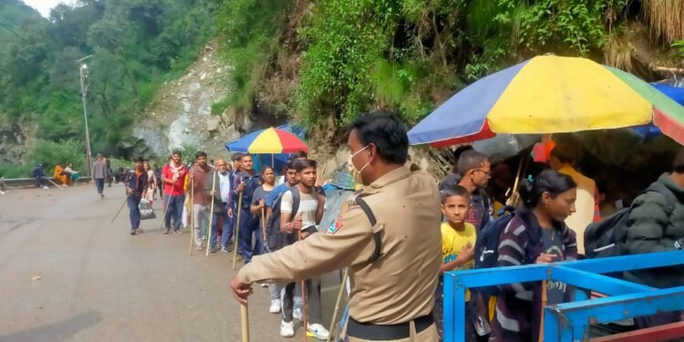 सोनप्रयाग से केदारनाथ धाम जाने वाली पैदल यात्रा का हो रहा है विधिवत संचालन