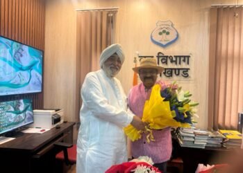  हेमकुंट साहिब मैनेजमेंट ट्रस्ट के अध्यक्ष ने उत्तराखंड वन विभाग प्रमुख समीर सिन्हा से मुलाकात की  