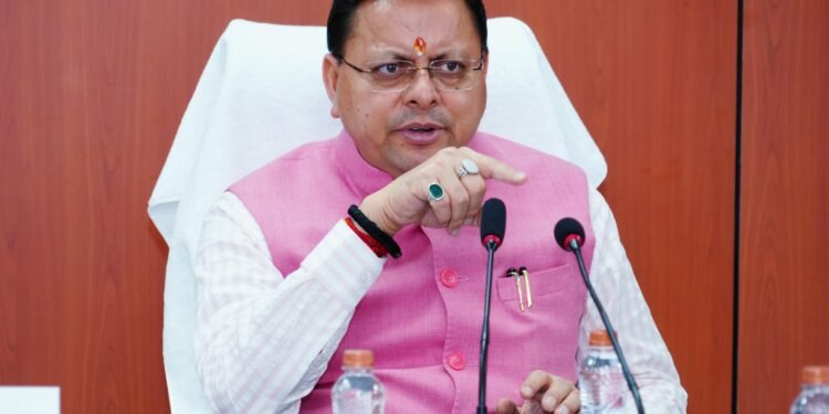 मुख्यमंत्री ने राज्य आपतकालीन परिचालन केन्द्र पहुंचकर प्रदेश में हो रही अतिवृष्टि का लिया जायजा