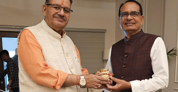 केंद्रीय कृषि मंत्री शिवराज सिंह चौहान से मुलाकात करते कृषि मंत्री गणेश जोशी