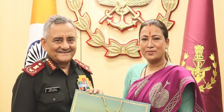 कैबिनेट मंत्री रेखा आर्या ने की सीडीएस अनिल चौहान से मुलाकात