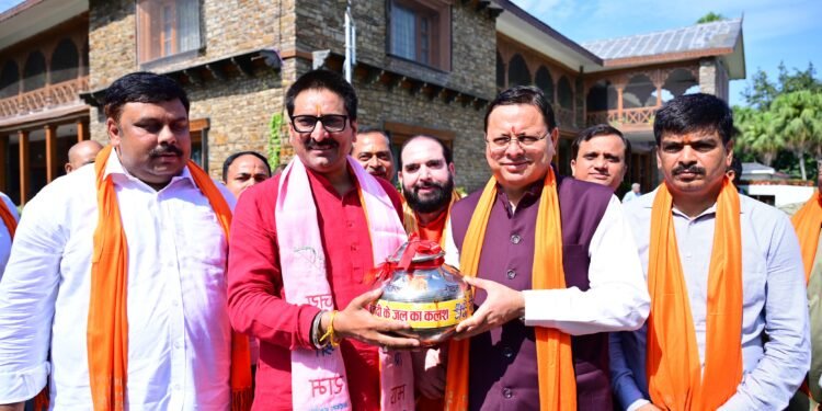 सीएम धीमी ने भगवान सूर्य की मूर्ति के जलाभिषेक के लिए कलश यात्रा का फ्लैग ऑफ किया