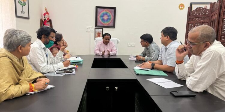 सहकारिता में व्यावसायिक नवाचारों को किया जायेगा प्रोत्साहित: डॉ धन सिंह रावत