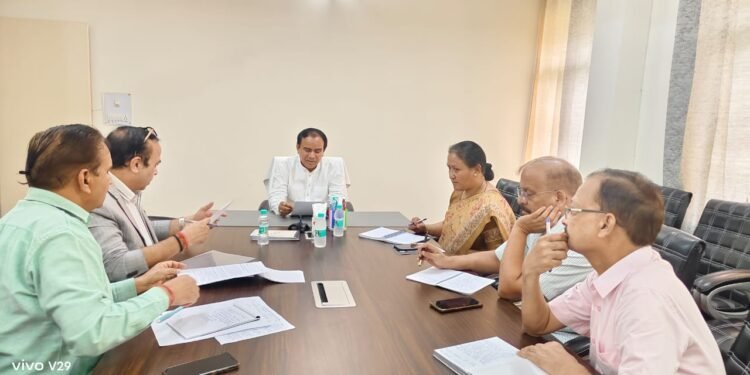 आपदा कंट्रोल रूम को दें क्षतिग्रस्त स्कूलों की सूचनाः डॉ. धन सिंह रावत