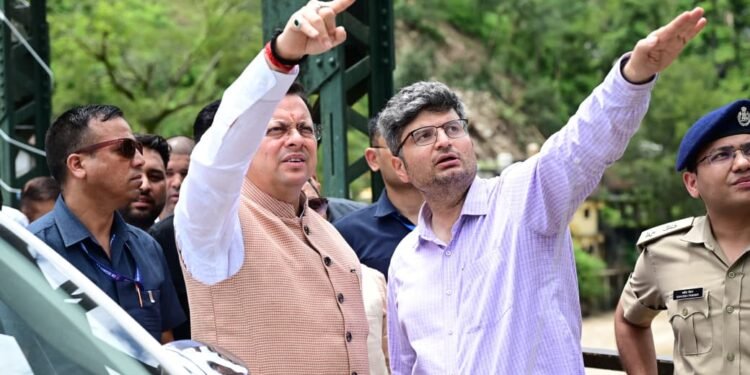 आपदा प्रभावित लोगों को देख सीएम धामी ने रुकवाया काफिला