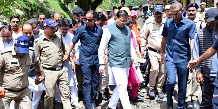 मुख्यमंत्री पुष्कर सिंह धामी ने आपदा प्रभावित क्षेत्र का किया स्थलीय निरीक्षण