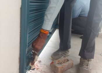 एमडीडीए की कड़ी कार्रवाई, नेहरू कॉलोनी में अवैध निर्माण सील, चेतावनी जारी