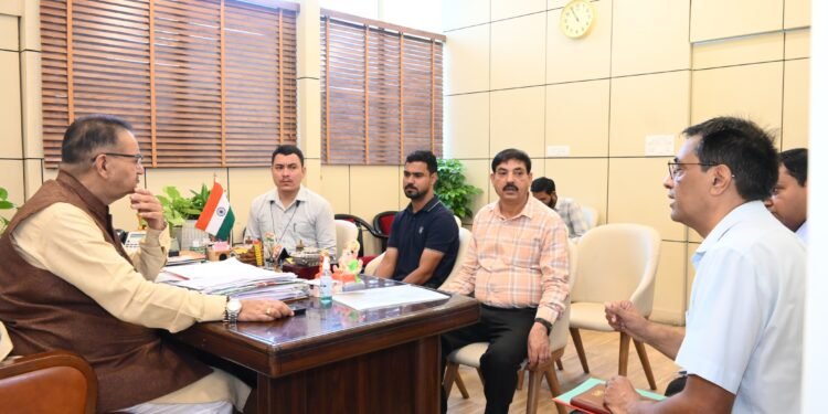 उपनल के विकास कार्यों की समीक्षा, मंत्री जोशी ने दिए समन्वय के निर्देश