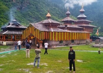 महासू देवता मंदिर में BRIDCUL द्वारा लगाई गया फ़ैसाड (Façade) पर लाइट