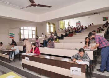 एस.जी.आर.आर. विश्वविद्यालय में 34 विषयों के लिए हुई पी.एच.डी प्रवेश परीक्षा